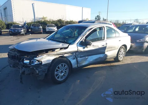 2003 Volvo S60 2.4 from USA, damaged, VIN YV1RS61T832284378